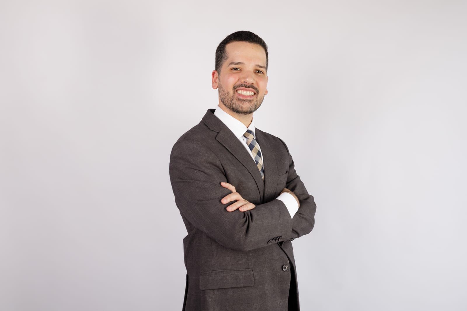 Dr. Jonas Flores